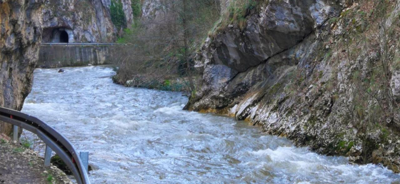 فندق Juzni Vetar Trnski Odorovci المظهر الخارجي الصورة